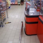 dodávky a opravy vybavení prodejen
